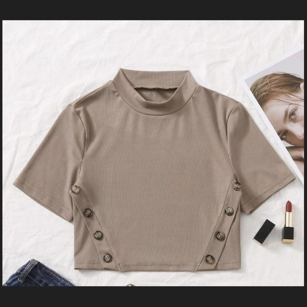 Mock neck button detail tee